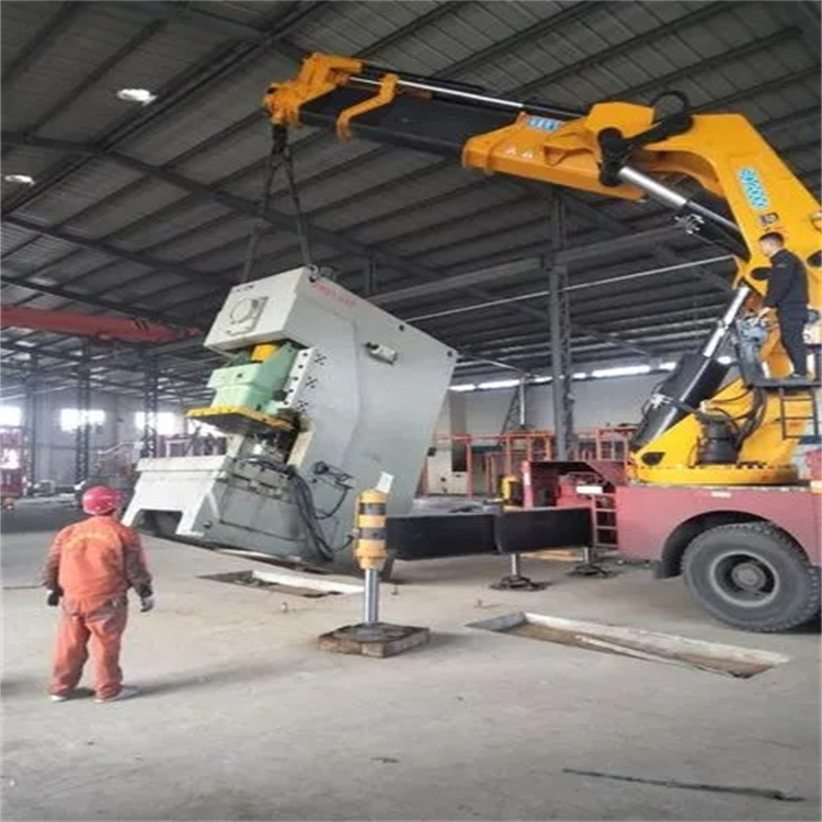 纳溪80吨折臂吊车出租附近电话