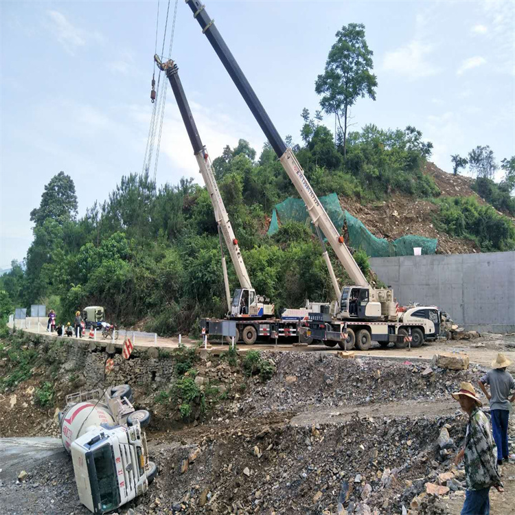 纳溪汽车掉沟里叫吊车救援要多少钱