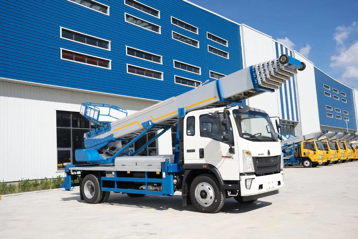 纳溪出租云梯车高空作业车 建筑垃圾搬运